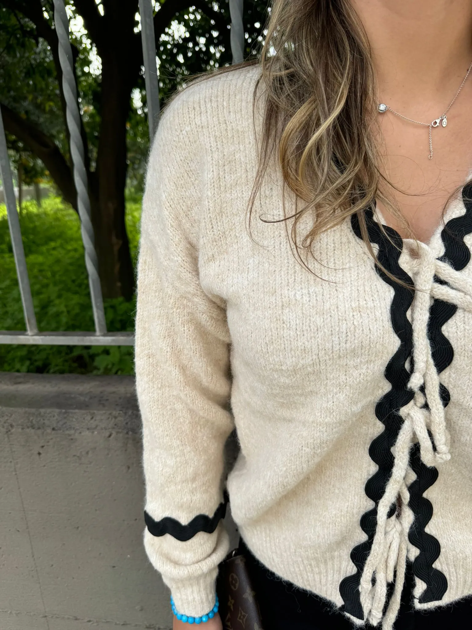 Cardigan con laccetti regolabili